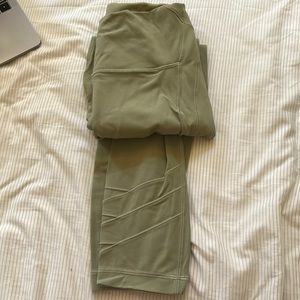 Lululemon Leggings size 6 light green leggings